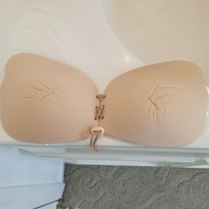 Lace up sticky bra